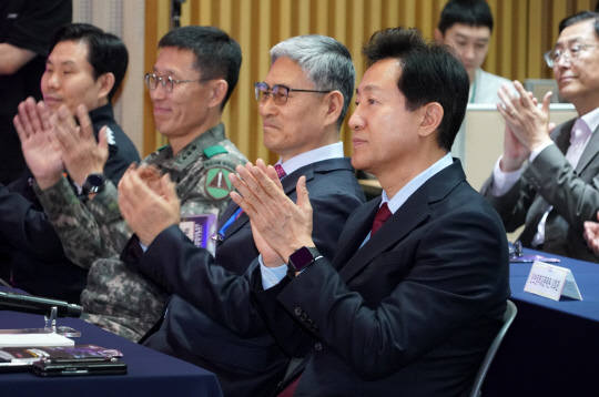 2일 '이스라엘-하마스 전쟁으로 본 서울시 핵 미사일 방호 발전방안' 포럼에 참석한 오세훈 서울시장. 서울시 제공.